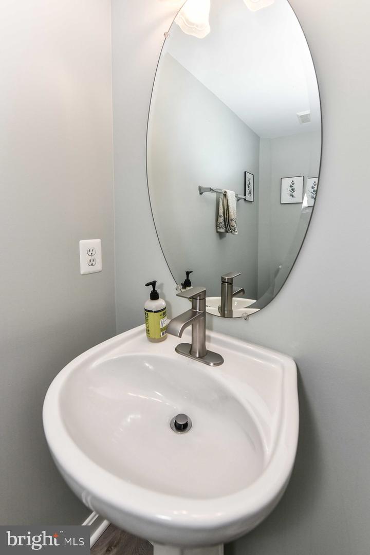 154 CAMERON STATION BLVD, ALEXANDRIA, Virginia 22304, 3 Bedrooms Bedrooms, ,3 BathroomsBathrooms,Residential,For sale,154 CAMERON STATION BLVD,VAAX2046822 MLS # VAAX2046822