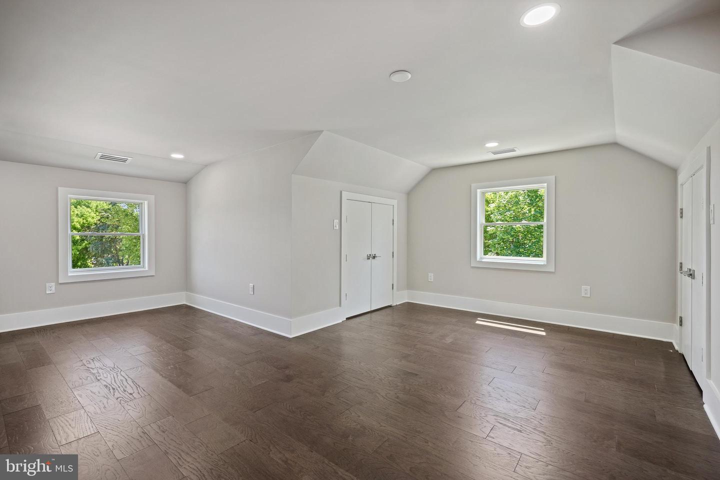 1610 12TH ST S, ARLINGTON, Virginia 22204, 4 Bedrooms Bedrooms, ,4 BathroomsBathrooms,Residential,For sale,1610 12TH ST S,VAAR2059628 MLS # VAAR2059628