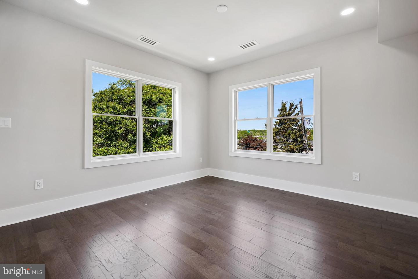 1610 12TH ST S, ARLINGTON, Virginia 22204, 4 Bedrooms Bedrooms, ,4 BathroomsBathrooms,Residential,For sale,1610 12TH ST S,VAAR2059628 MLS # VAAR2059628