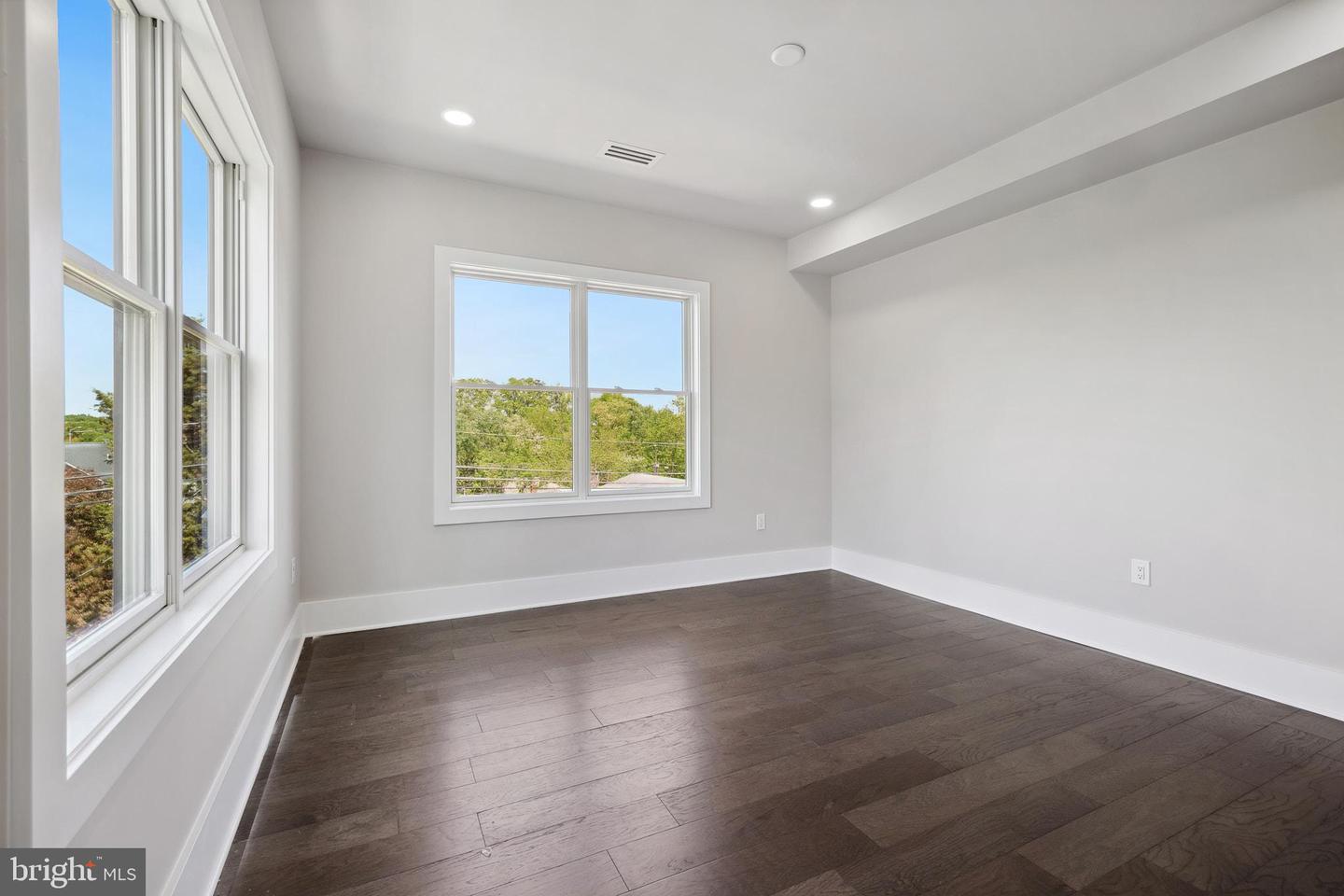 1610 12TH ST S, ARLINGTON, Virginia 22204, 4 Bedrooms Bedrooms, ,4 BathroomsBathrooms,Residential,For sale,1610 12TH ST S,VAAR2059628 MLS # VAAR2059628