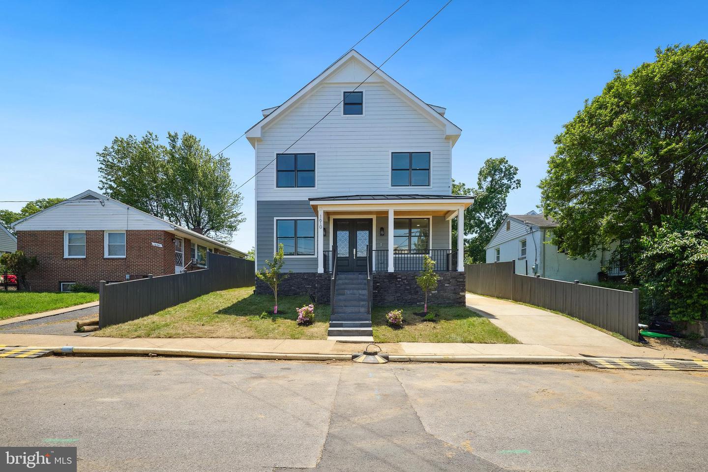 1610 12TH ST S, ARLINGTON, Virginia 22204, 4 Bedrooms Bedrooms, ,4 BathroomsBathrooms,Residential,For sale,1610 12TH ST S,VAAR2059628 MLS # VAAR2059628