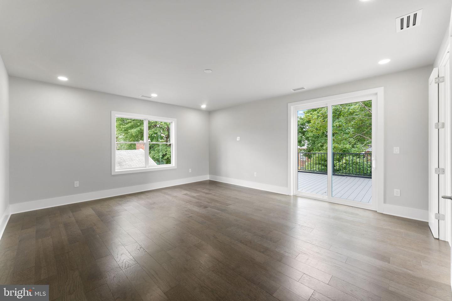 1610 12TH ST S, ARLINGTON, Virginia 22204, 4 Bedrooms Bedrooms, ,4 BathroomsBathrooms,Residential,For sale,1610 12TH ST S,VAAR2059628 MLS # VAAR2059628