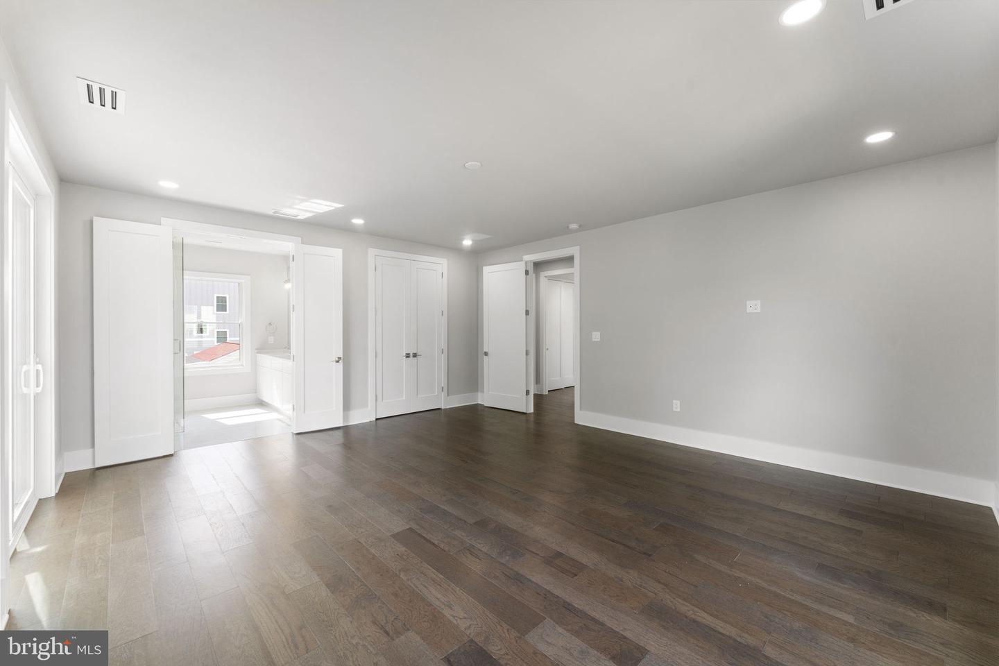 1610 12TH ST S, ARLINGTON, Virginia 22204, 4 Bedrooms Bedrooms, ,4 BathroomsBathrooms,Residential,For sale,1610 12TH ST S,VAAR2059628 MLS # VAAR2059628