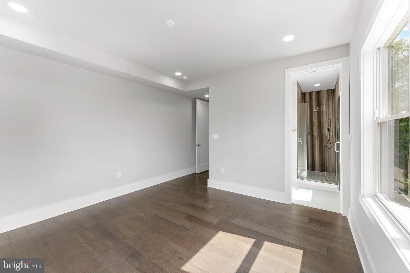 1610 12TH ST S, ARLINGTON, Virginia 22204, 4 Bedrooms Bedrooms, ,4 BathroomsBathrooms,Residential,For sale,1610 12TH ST S,VAAR2059628 MLS # VAAR2059628
