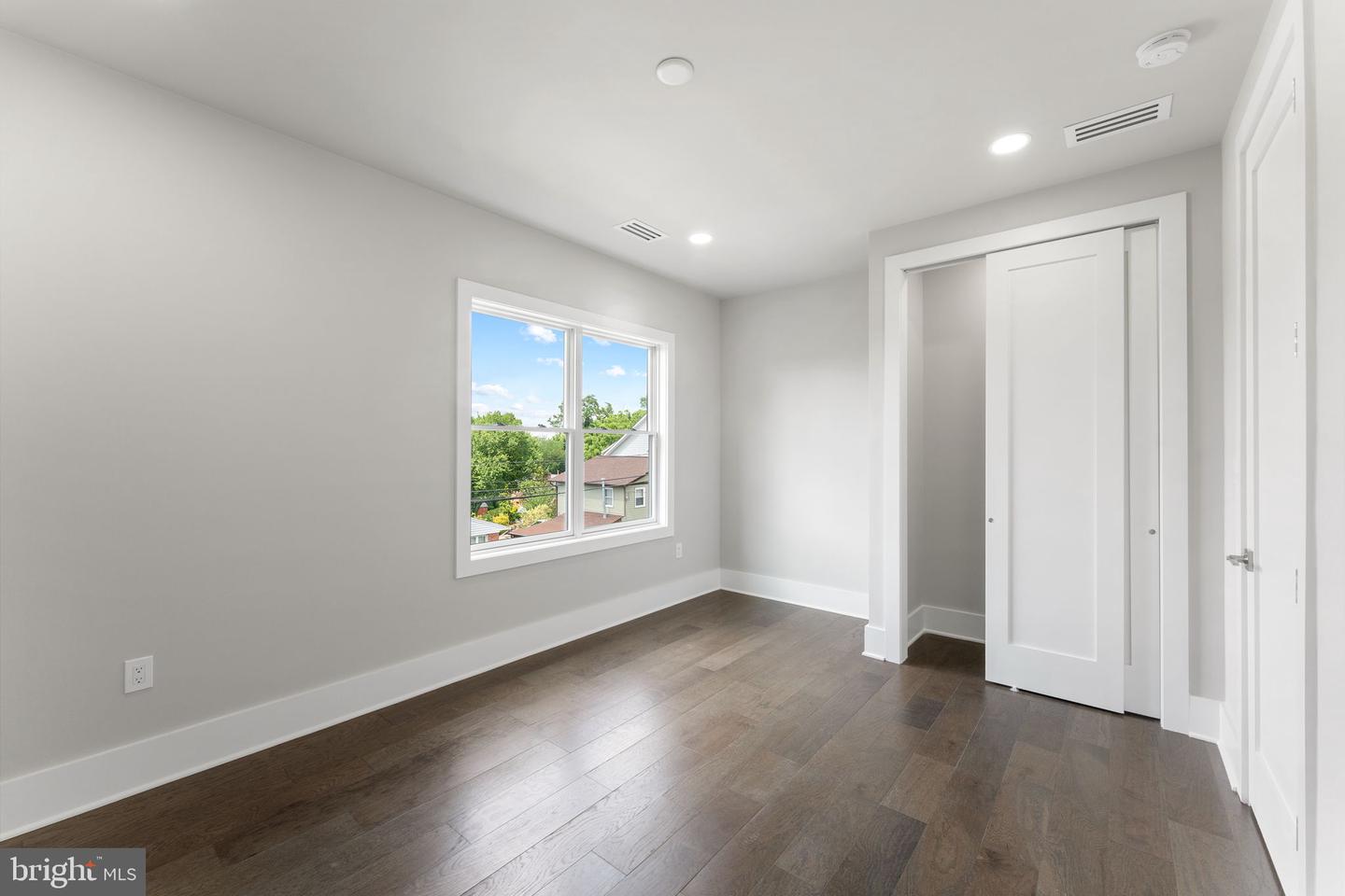 1610 12TH ST S, ARLINGTON, Virginia 22204, 4 Bedrooms Bedrooms, ,4 BathroomsBathrooms,Residential,For sale,1610 12TH ST S,VAAR2059628 MLS # VAAR2059628
