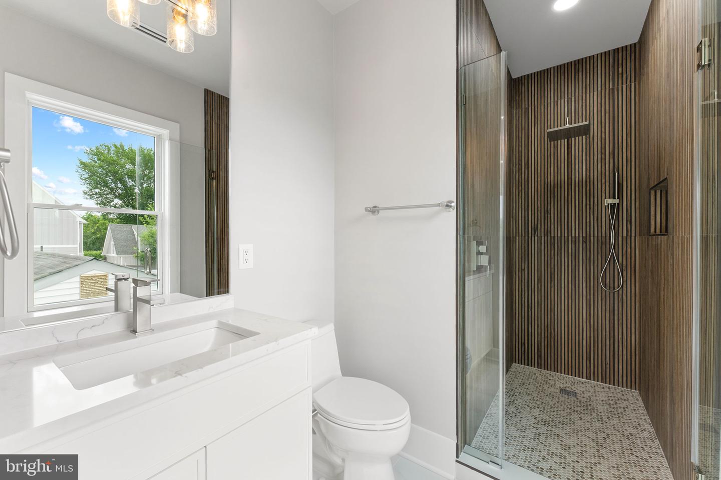 1610 12TH ST S, ARLINGTON, Virginia 22204, 4 Bedrooms Bedrooms, ,4 BathroomsBathrooms,Residential,For sale,1610 12TH ST S,VAAR2059628 MLS # VAAR2059628