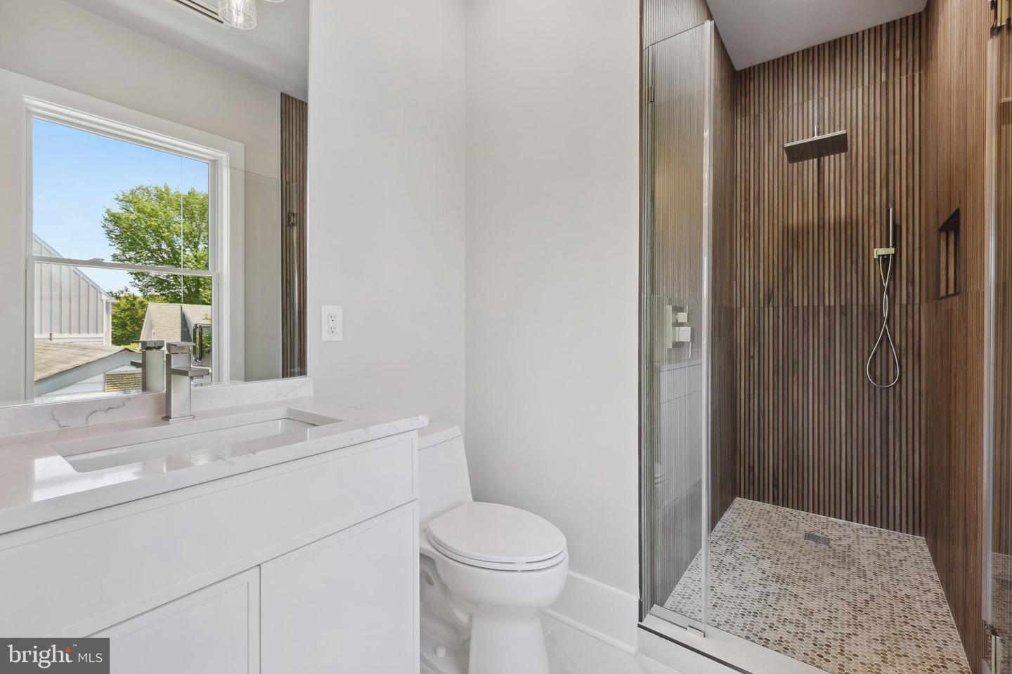 1610 12TH ST S, ARLINGTON, Virginia 22204, 4 Bedrooms Bedrooms, ,4 BathroomsBathrooms,Residential,For sale,1610 12TH ST S,VAAR2059628 MLS # VAAR2059628