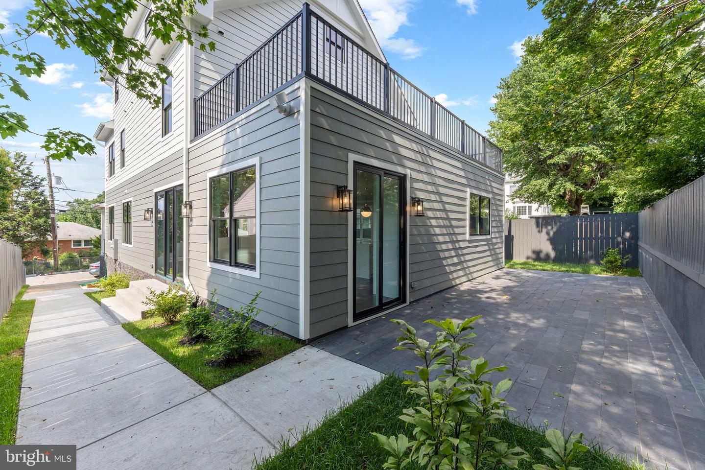 1610 12TH ST S, ARLINGTON, Virginia 22204, 4 Bedrooms Bedrooms, ,4 BathroomsBathrooms,Residential,For sale,1610 12TH ST S,VAAR2059628 MLS # VAAR2059628