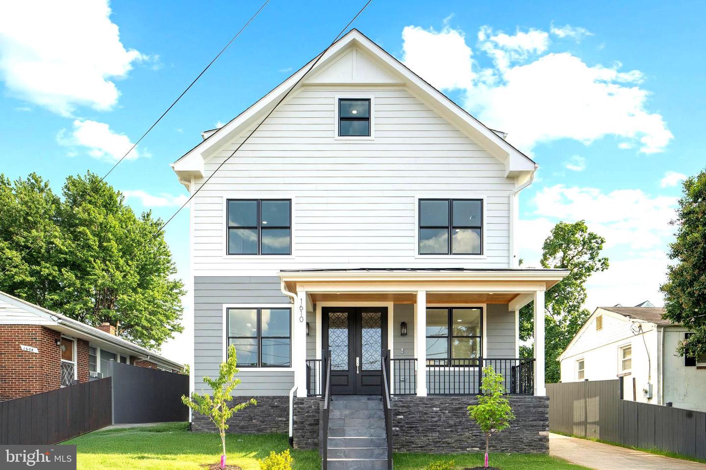 1610 12TH ST S, ARLINGTON, Virginia 22204, 4 Bedrooms Bedrooms, ,4 BathroomsBathrooms,Residential,For sale,1610 12TH ST S,VAAR2059628 MLS # VAAR2059628