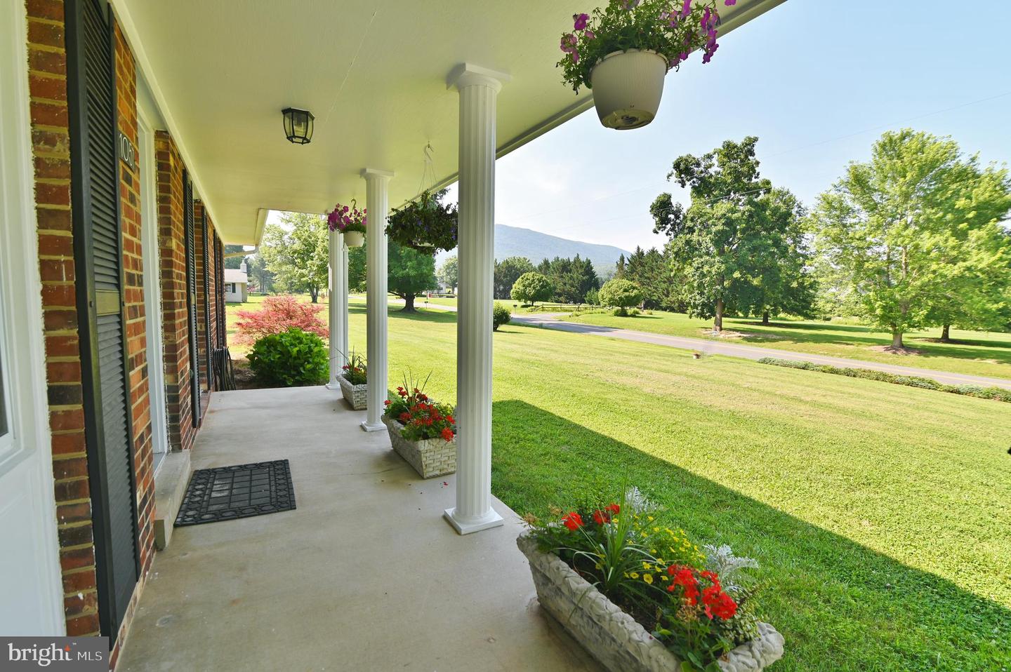 1057 EDINBURG GAP RD, EDINBURG, Virginia 22824, 4 Bedrooms Bedrooms, ,2 BathroomsBathrooms,Residential,For sale,1057 EDINBURG GAP RD,VASH2011766 MLS # VASH2011766