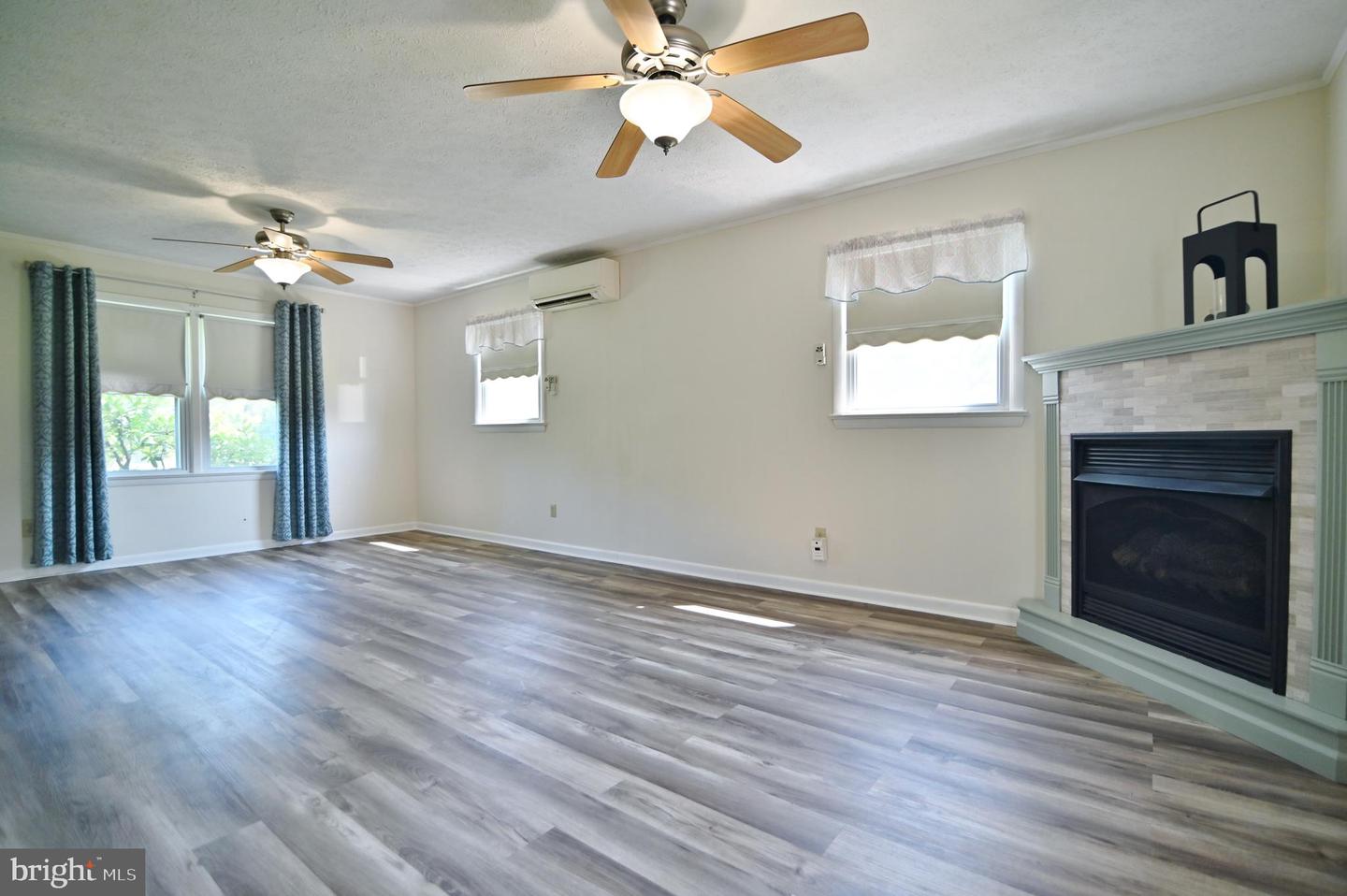 1057 EDINBURG GAP RD, EDINBURG, Virginia 22824, 4 Bedrooms Bedrooms, ,2 BathroomsBathrooms,Residential,For sale,1057 EDINBURG GAP RD,VASH2011766 MLS # VASH2011766