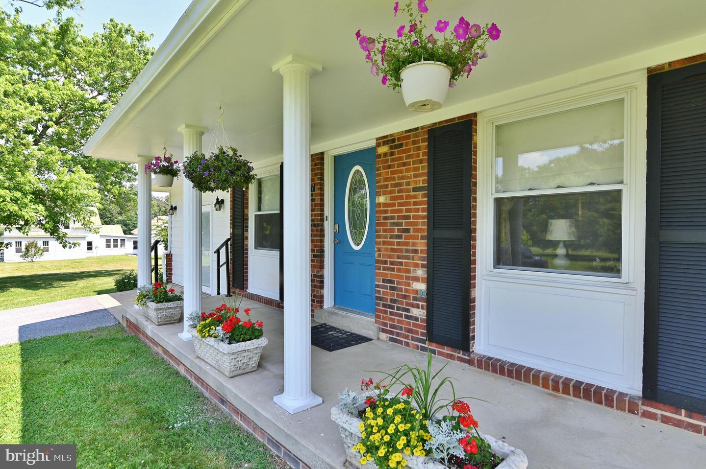 1057 EDINBURG GAP RD, EDINBURG, Virginia 22824, 4 Bedrooms Bedrooms, ,2 BathroomsBathrooms,Residential,For sale,1057 EDINBURG GAP RD,VASH2011766 MLS # VASH2011766