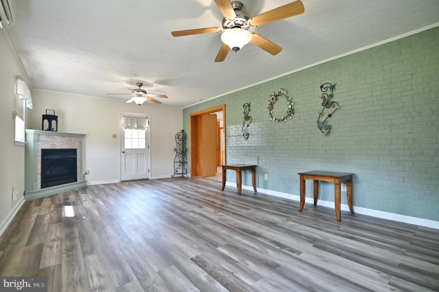 1057 EDINBURG GAP RD, EDINBURG, Virginia 22824, 4 Bedrooms Bedrooms, ,2 BathroomsBathrooms,Residential,For sale,1057 EDINBURG GAP RD,VASH2011766 MLS # VASH2011766