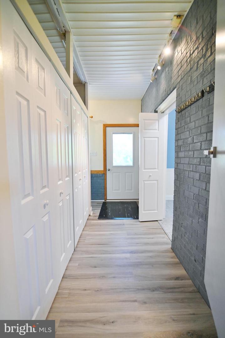 1057 EDINBURG GAP RD, EDINBURG, Virginia 22824, 4 Bedrooms Bedrooms, ,2 BathroomsBathrooms,Residential,For sale,1057 EDINBURG GAP RD,VASH2011766 MLS # VASH2011766