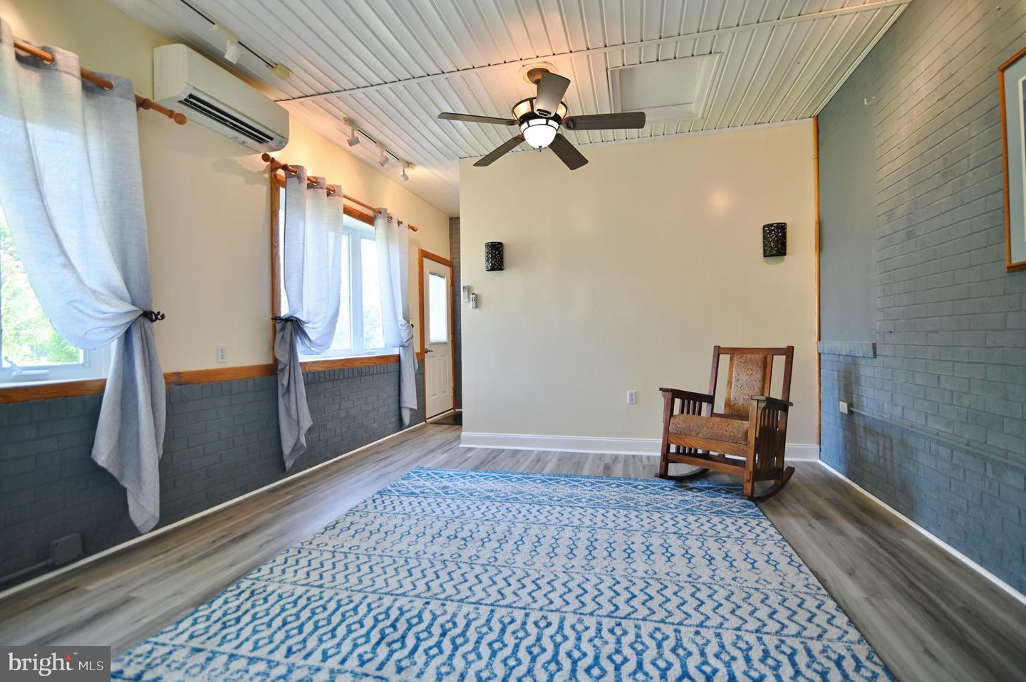 1057 EDINBURG GAP RD, EDINBURG, Virginia 22824, 4 Bedrooms Bedrooms, ,2 BathroomsBathrooms,Residential,For sale,1057 EDINBURG GAP RD,VASH2011766 MLS # VASH2011766