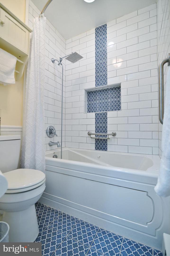 1057 EDINBURG GAP RD, EDINBURG, Virginia 22824, 4 Bedrooms Bedrooms, ,2 BathroomsBathrooms,Residential,For sale,1057 EDINBURG GAP RD,VASH2011766 MLS # VASH2011766