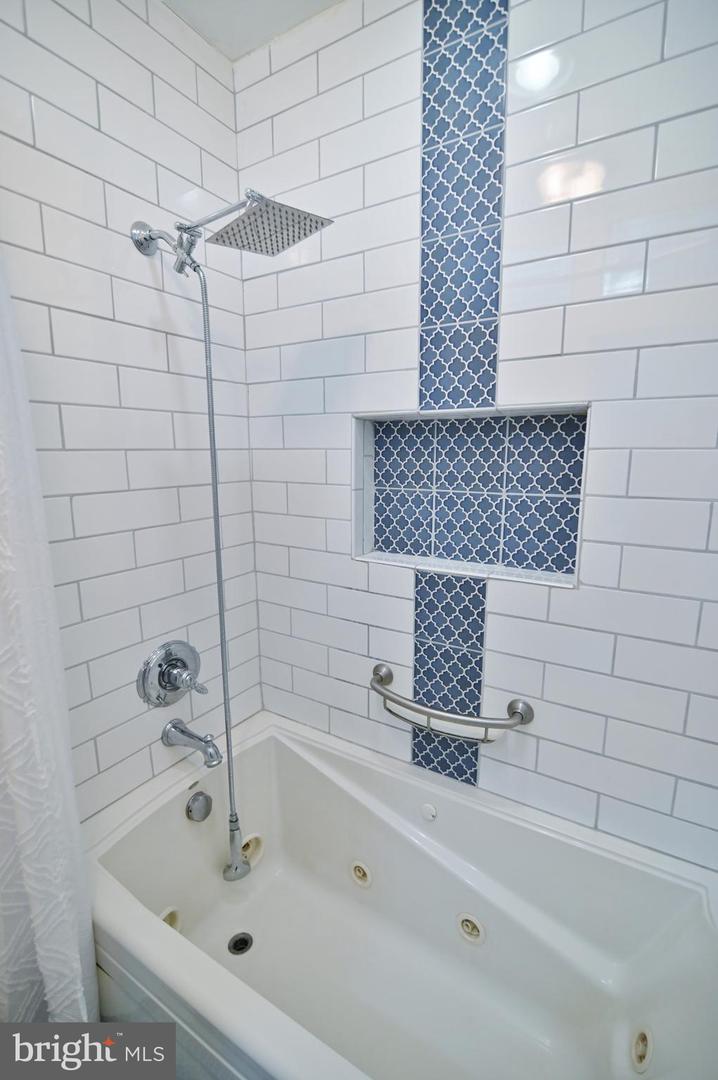1057 EDINBURG GAP RD, EDINBURG, Virginia 22824, 4 Bedrooms Bedrooms, ,2 BathroomsBathrooms,Residential,For sale,1057 EDINBURG GAP RD,VASH2011766 MLS # VASH2011766