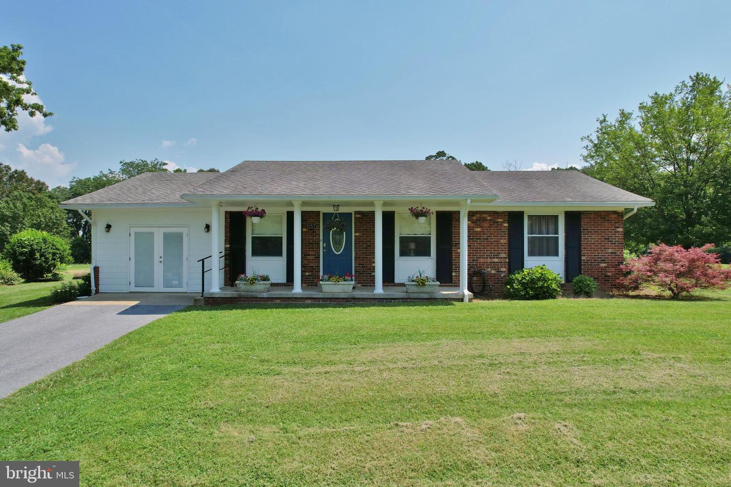 1057 EDINBURG GAP RD, EDINBURG, Virginia 22824, 4 Bedrooms Bedrooms, ,2 BathroomsBathrooms,Residential,For sale,1057 EDINBURG GAP RD,VASH2011766 MLS # VASH2011766