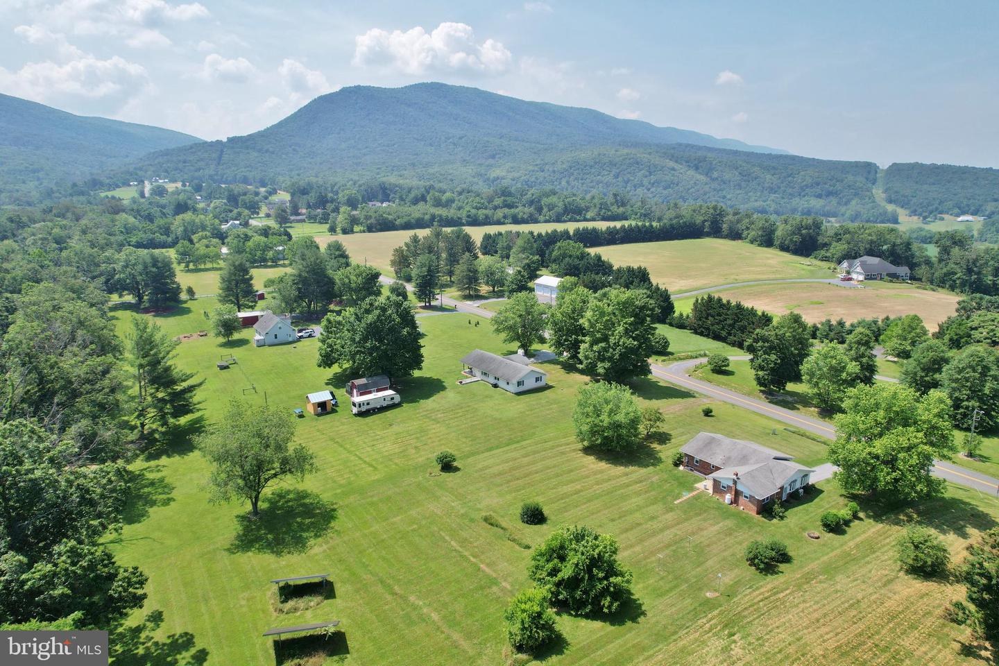 1057 EDINBURG GAP RD, EDINBURG, Virginia 22824, 4 Bedrooms Bedrooms, ,2 BathroomsBathrooms,Residential,For sale,1057 EDINBURG GAP RD,VASH2011766 MLS # VASH2011766
