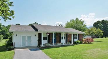 1057 EDINBURG GAP RD, EDINBURG, Virginia 22824, 4 Bedrooms Bedrooms, ,2 BathroomsBathrooms,Residential,For sale,1057 EDINBURG GAP RD,VASH2011766 MLS # VASH2011766
