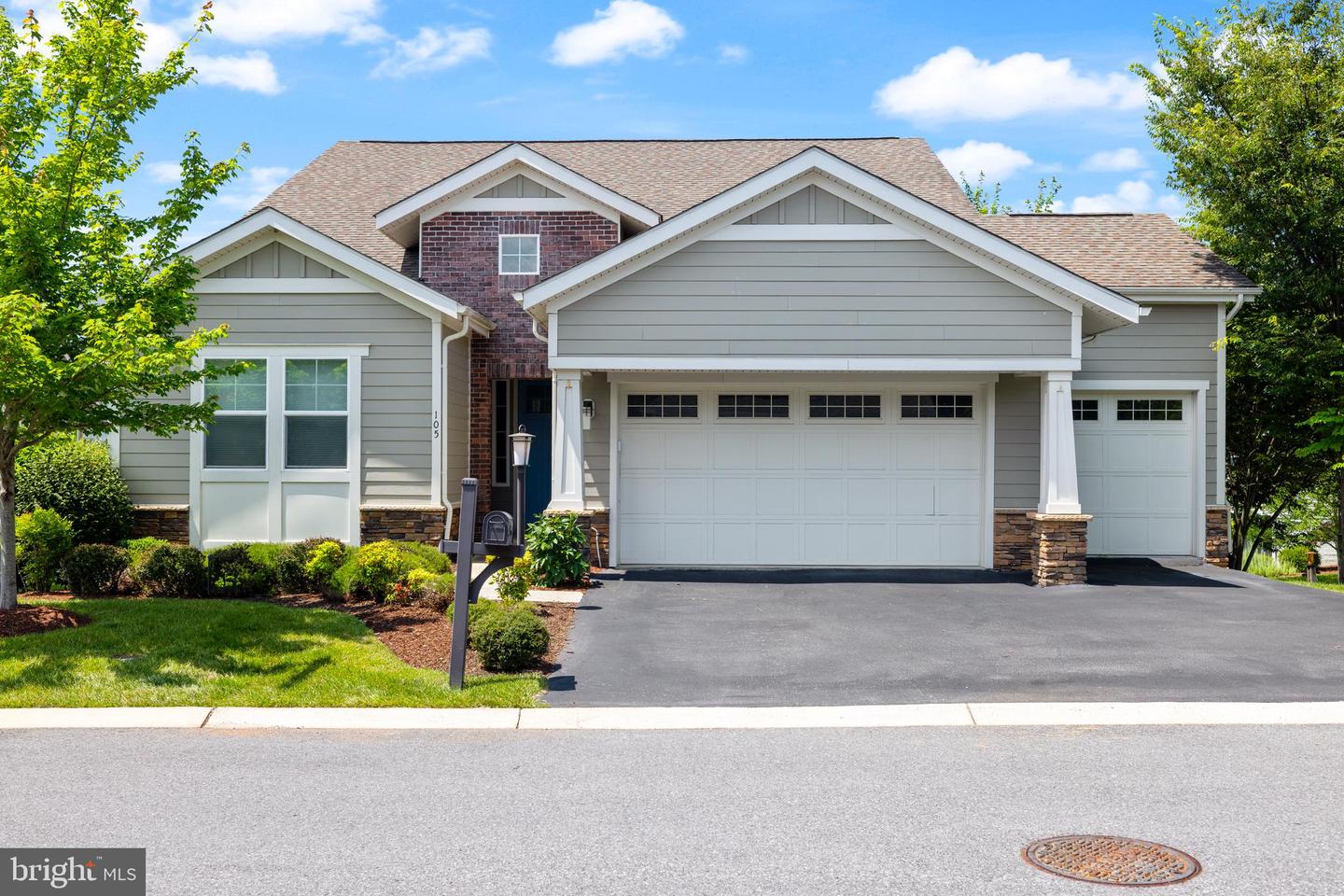 105 HARVESTER DR, LAKE FREDERICK, Virginia 22630, 5 Bedrooms Bedrooms, ,4 BathroomsBathrooms,Residential,For sale,105 HARVESTER DR,VAFV2035036 MLS # VAFV2035036