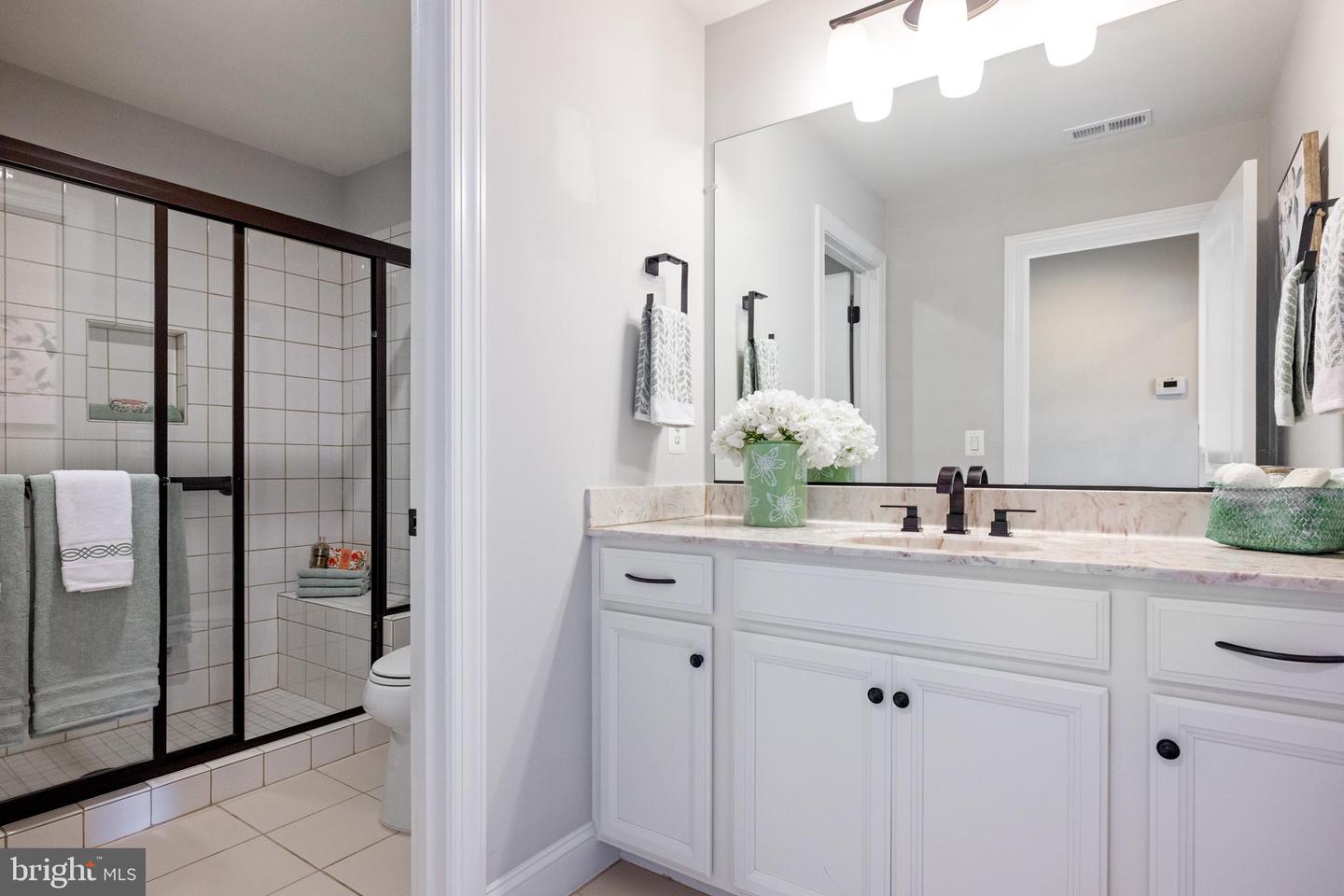 105 HARVESTER DR, LAKE FREDERICK, Virginia 22630, 5 Bedrooms Bedrooms, ,4 BathroomsBathrooms,Residential,For sale,105 HARVESTER DR,VAFV2035036 MLS # VAFV2035036