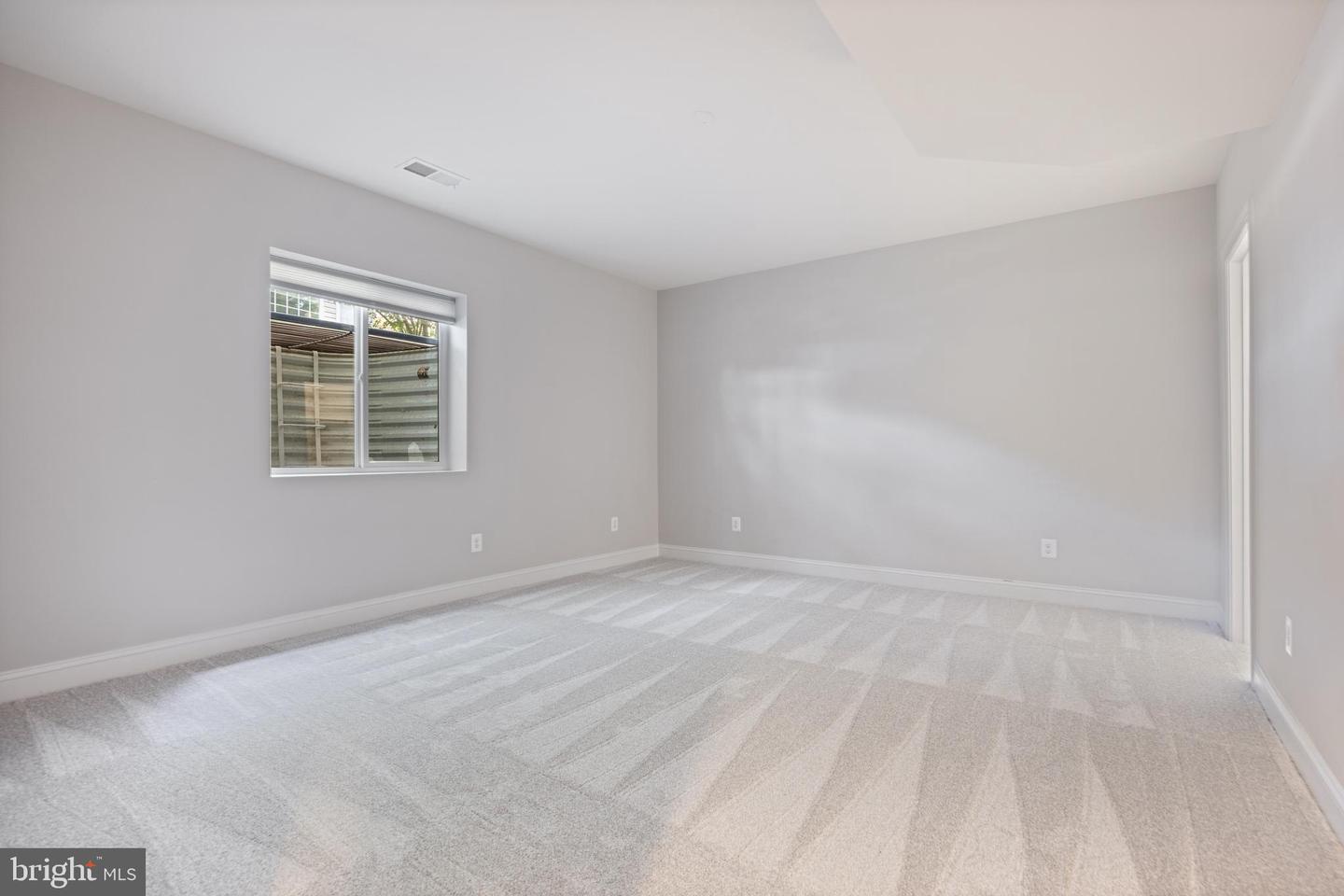 105 HARVESTER DR, LAKE FREDERICK, Virginia 22630, 5 Bedrooms Bedrooms, ,4 BathroomsBathrooms,Residential,For sale,105 HARVESTER DR,VAFV2035036 MLS # VAFV2035036