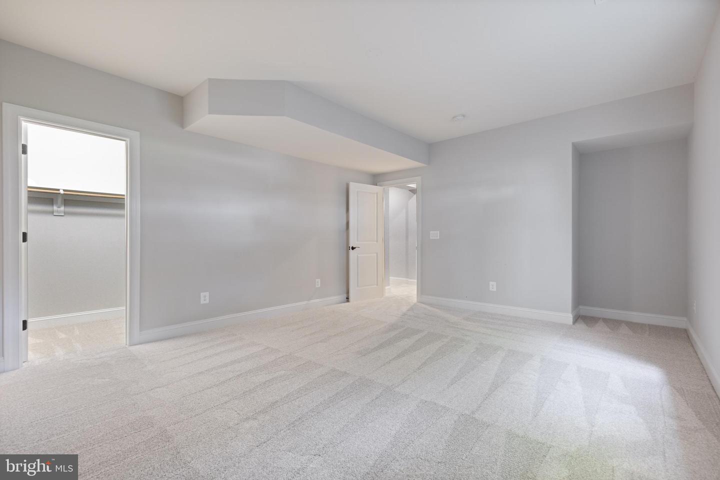 105 HARVESTER DR, LAKE FREDERICK, Virginia 22630, 5 Bedrooms Bedrooms, ,4 BathroomsBathrooms,Residential,For sale,105 HARVESTER DR,VAFV2035036 MLS # VAFV2035036