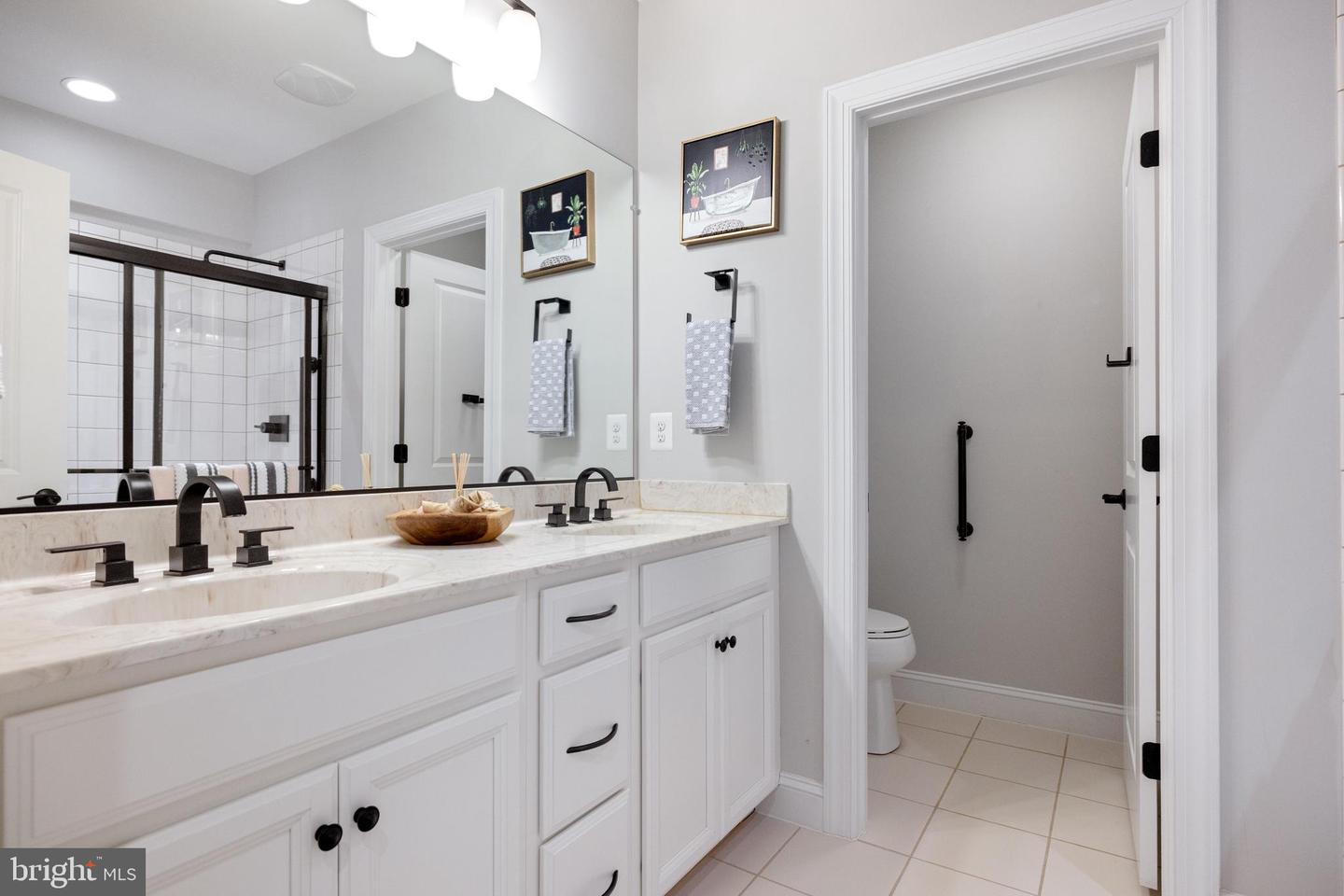 105 HARVESTER DR, LAKE FREDERICK, Virginia 22630, 5 Bedrooms Bedrooms, ,4 BathroomsBathrooms,Residential,For sale,105 HARVESTER DR,VAFV2035036 MLS # VAFV2035036