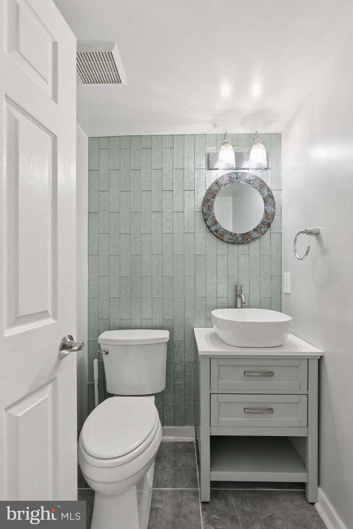 3483 MADELYN CT, WOODBRIDGE, Virginia 22192, 5 Bedrooms Bedrooms, ,3 BathroomsBathrooms,Residential,For sale,3483 MADELYN CT,VAPW2097770 MLS # VAPW2097770