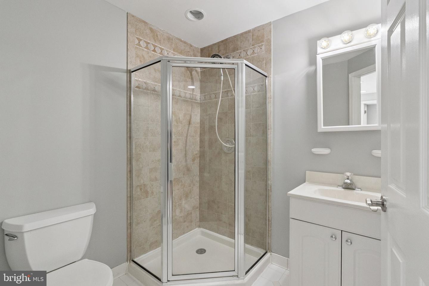 3483 MADELYN CT, WOODBRIDGE, Virginia 22192, 5 Bedrooms Bedrooms, ,3 BathroomsBathrooms,Residential,For sale,3483 MADELYN CT,VAPW2097770 MLS # VAPW2097770