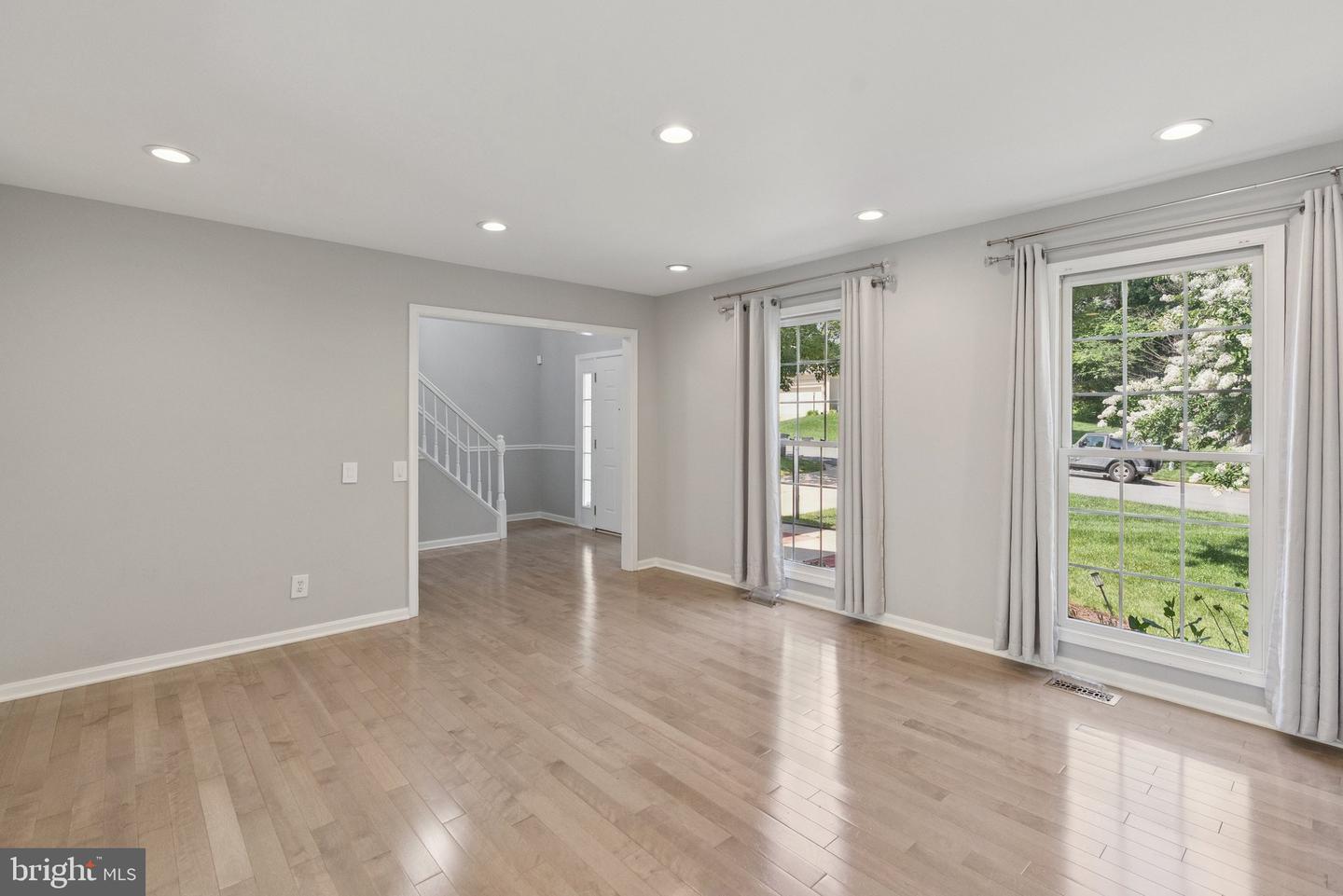 3483 MADELYN CT, WOODBRIDGE, Virginia 22192, 5 Bedrooms Bedrooms, ,3 BathroomsBathrooms,Residential,For sale,3483 MADELYN CT,VAPW2097770 MLS # VAPW2097770