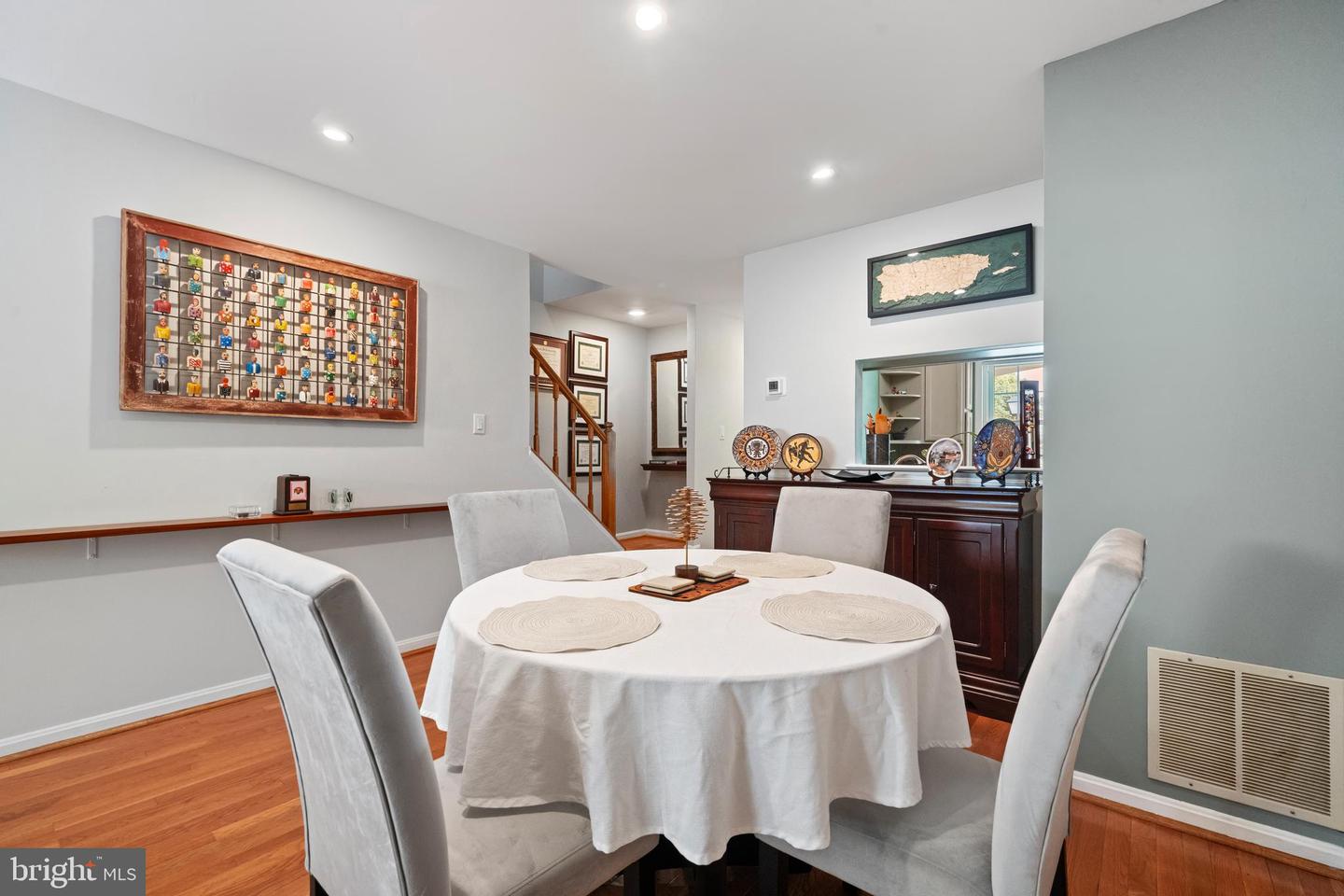 6533 BRICK HEARTH CT, ALEXANDRIA, Virginia 22306, 2 Bedrooms Bedrooms, ,2 BathroomsBathrooms,Residential,For sale,6533 BRICK HEARTH CT,VAFX2249986 MLS # VAFX2249986