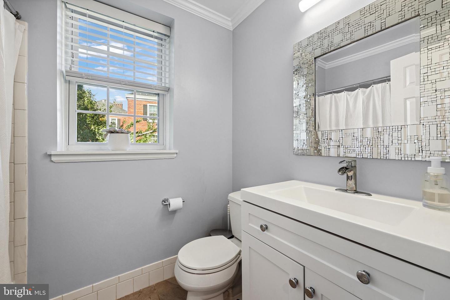 2967 S COLUMBUS ST #B2, ARLINGTON, Virginia 22206, 1 Bedroom Bedrooms, 5 Rooms Rooms,1 BathroomBathrooms,Residential,For sale,2967 S COLUMBUS ST #B2,VAAR2059756 MLS # VAAR2059756