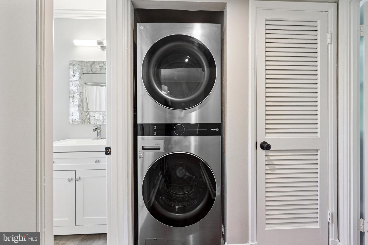 2967 S COLUMBUS ST #B2, ARLINGTON, Virginia 22206, 1 Bedroom Bedrooms, 5 Rooms Rooms,1 BathroomBathrooms,Residential,For sale,2967 S COLUMBUS ST #B2,VAAR2059756 MLS # VAAR2059756