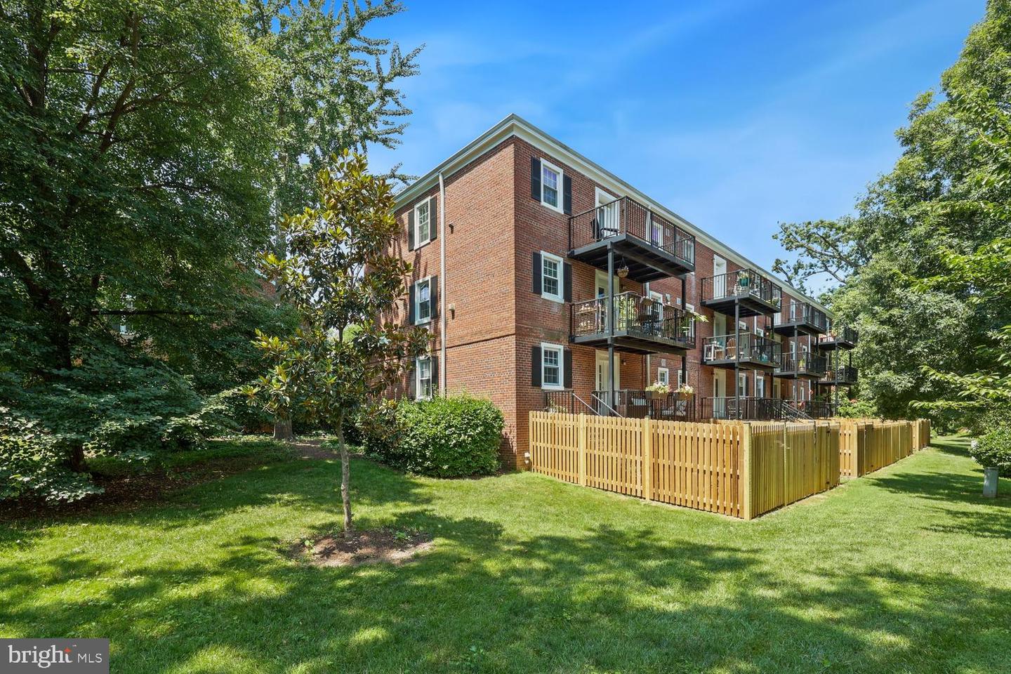 2967 S COLUMBUS ST #B2, ARLINGTON, Virginia 22206, 1 Bedroom Bedrooms, 5 Rooms Rooms,1 BathroomBathrooms,Residential,For sale,2967 S COLUMBUS ST #B2,VAAR2059756 MLS # VAAR2059756