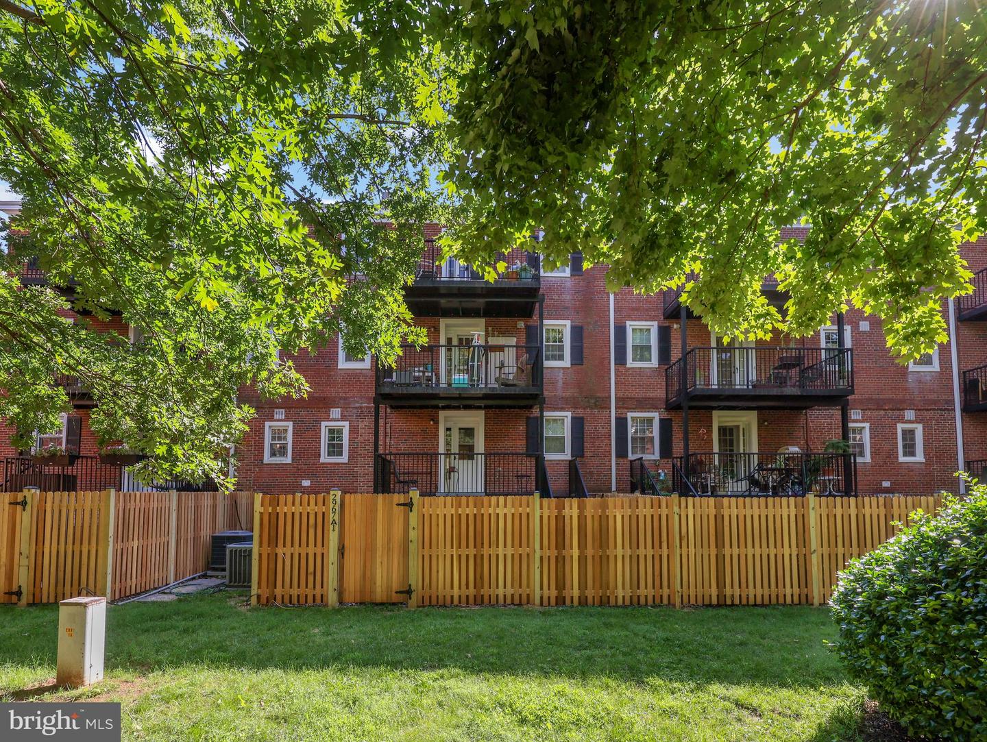 2967 S COLUMBUS ST #B2, ARLINGTON, Virginia 22206, 1 Bedroom Bedrooms, 5 Rooms Rooms,1 BathroomBathrooms,Residential,For sale,2967 S COLUMBUS ST #B2,VAAR2059756 MLS # VAAR2059756