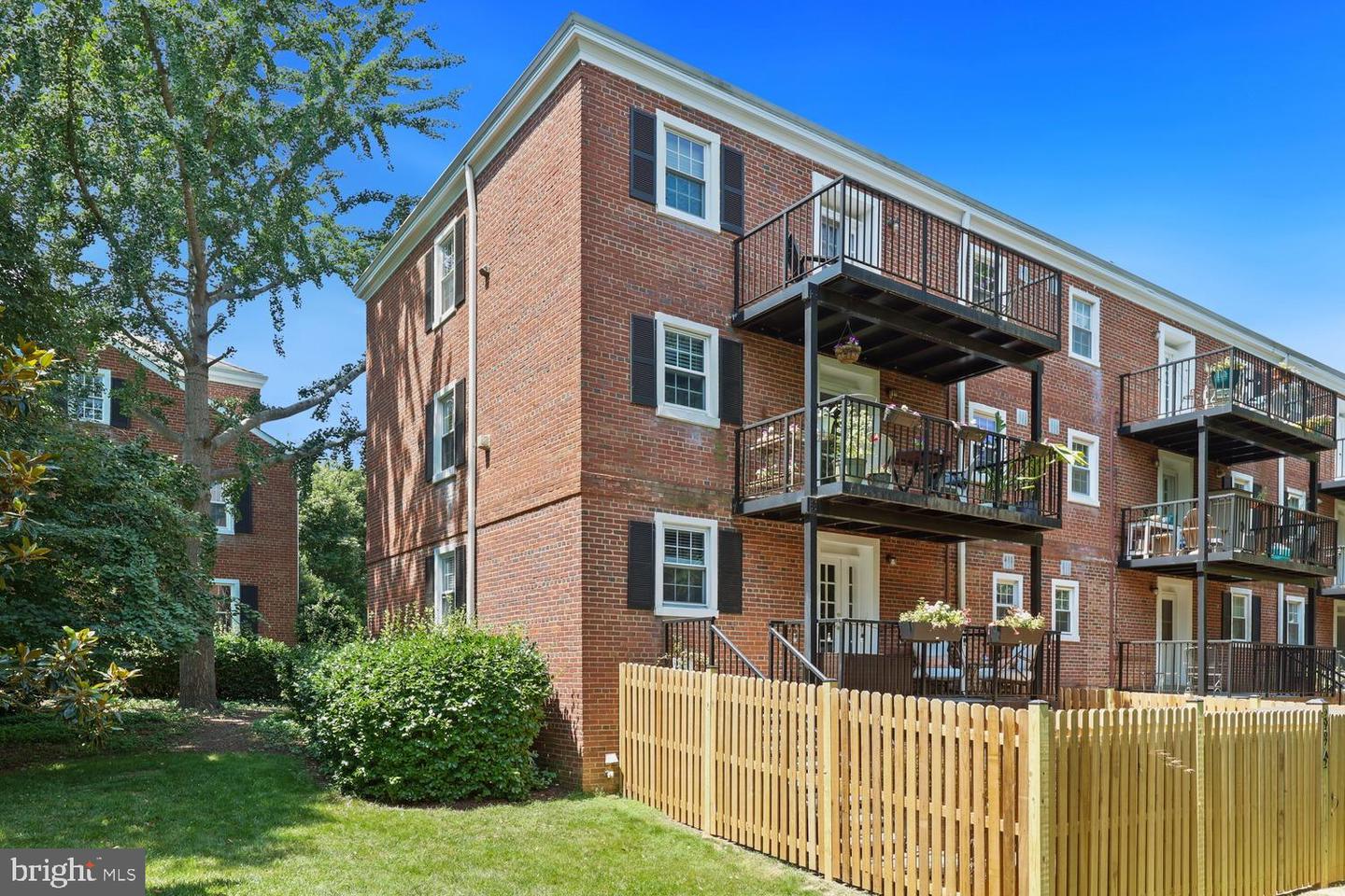 2967 S COLUMBUS ST #B2, ARLINGTON, Virginia 22206, 1 Bedroom Bedrooms, 5 Rooms Rooms,1 BathroomBathrooms,Residential,For sale,2967 S COLUMBUS ST #B2,VAAR2059756 MLS # VAAR2059756