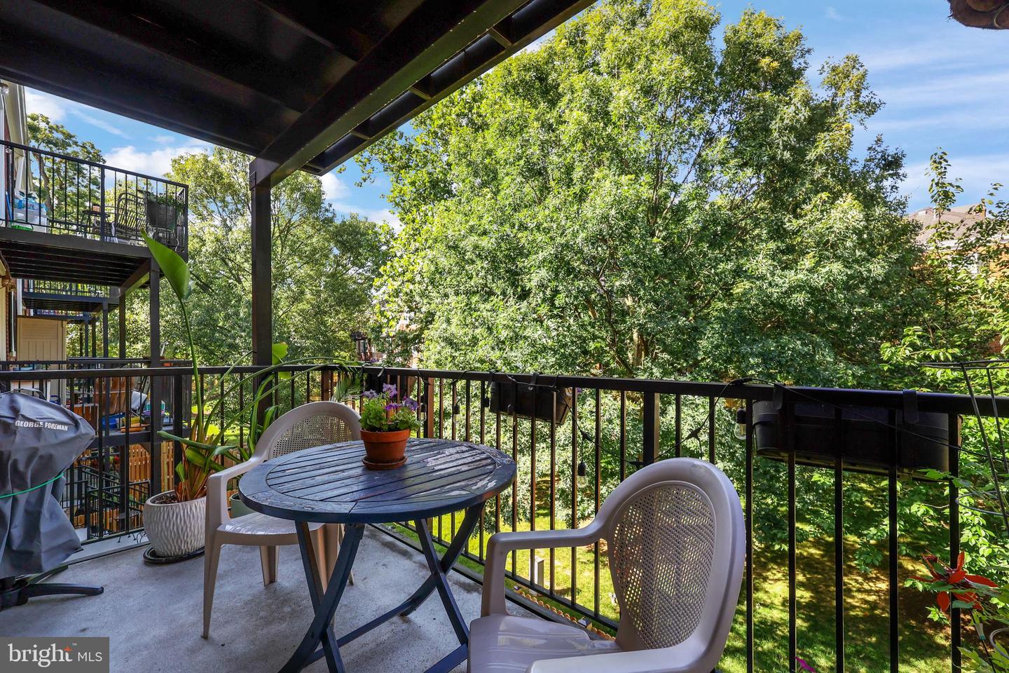 2967 S COLUMBUS ST #B2, ARLINGTON, Virginia 22206, 1 Bedroom Bedrooms, 5 Rooms Rooms,1 BathroomBathrooms,Residential,For sale,2967 S COLUMBUS ST #B2,VAAR2059756 MLS # VAAR2059756