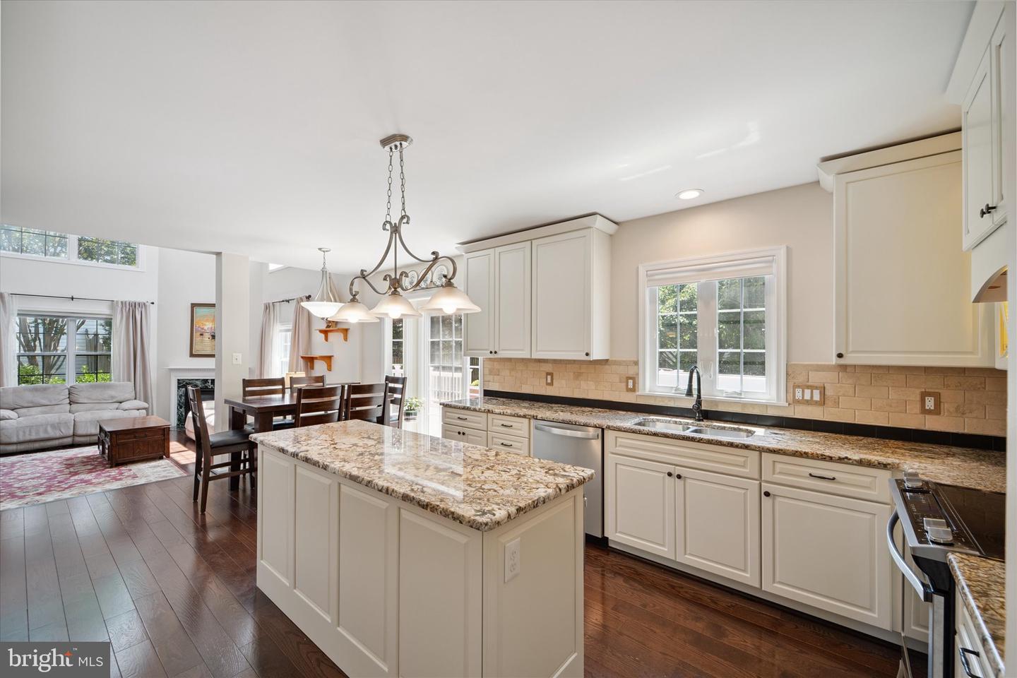 9242 GLEN MEADOW LN, BRISTOW, Virginia 20136, 4 Bedrooms Bedrooms, ,3 BathroomsBathrooms,Residential,For sale,9242 GLEN MEADOW LN,VAPW2097860 MLS # VAPW2097860