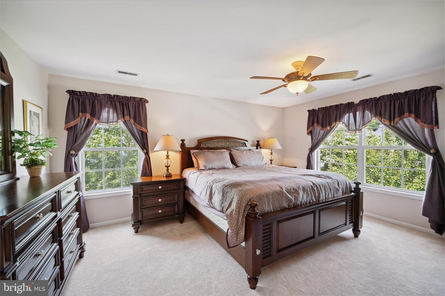 9242 GLEN MEADOW LN, BRISTOW, Virginia 20136, 4 Bedrooms Bedrooms, ,3 BathroomsBathrooms,Residential,For sale,9242 GLEN MEADOW LN,VAPW2097860 MLS # VAPW2097860