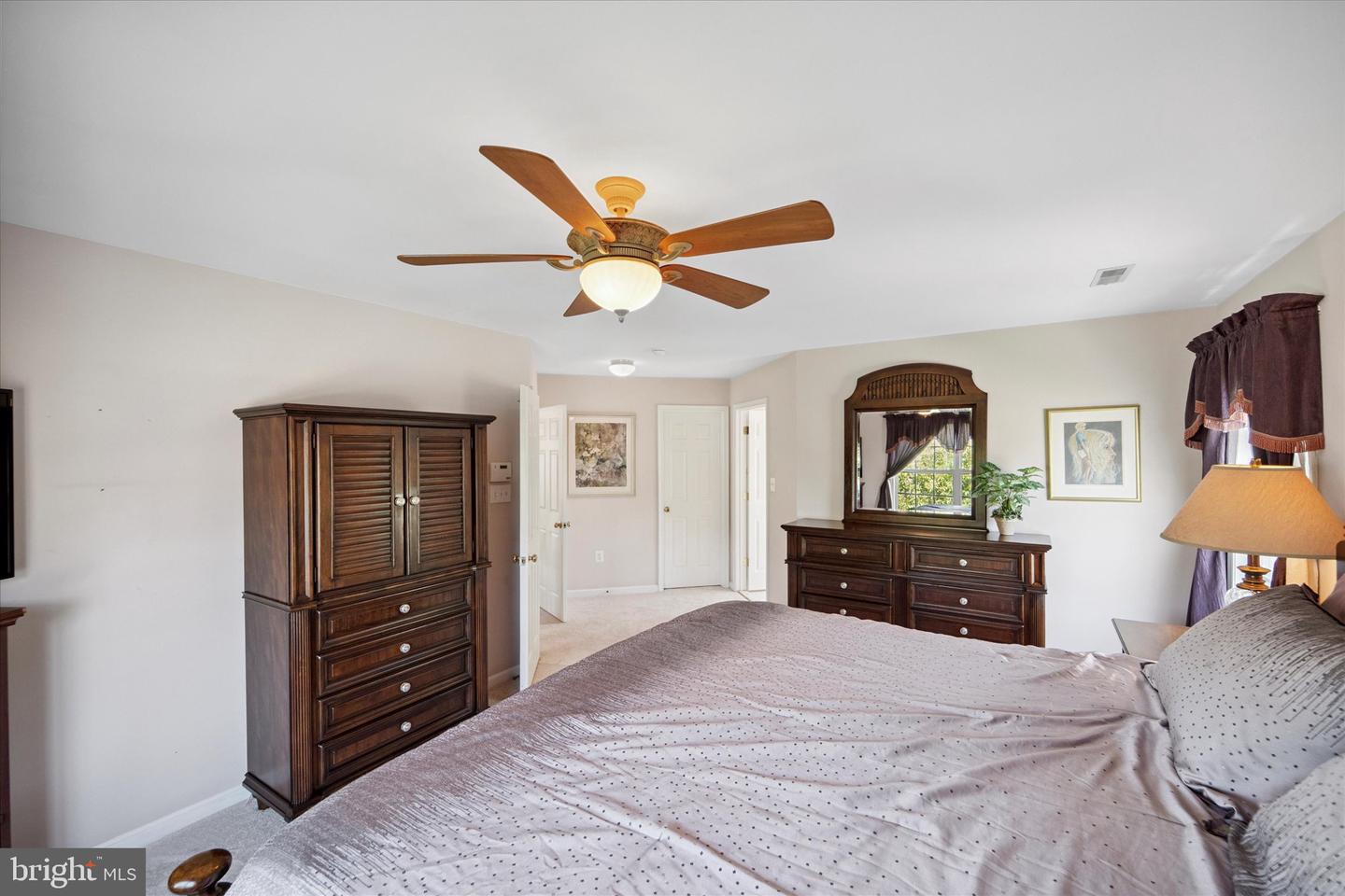 9242 GLEN MEADOW LN, BRISTOW, Virginia 20136, 4 Bedrooms Bedrooms, ,3 BathroomsBathrooms,Residential,For sale,9242 GLEN MEADOW LN,VAPW2097860 MLS # VAPW2097860