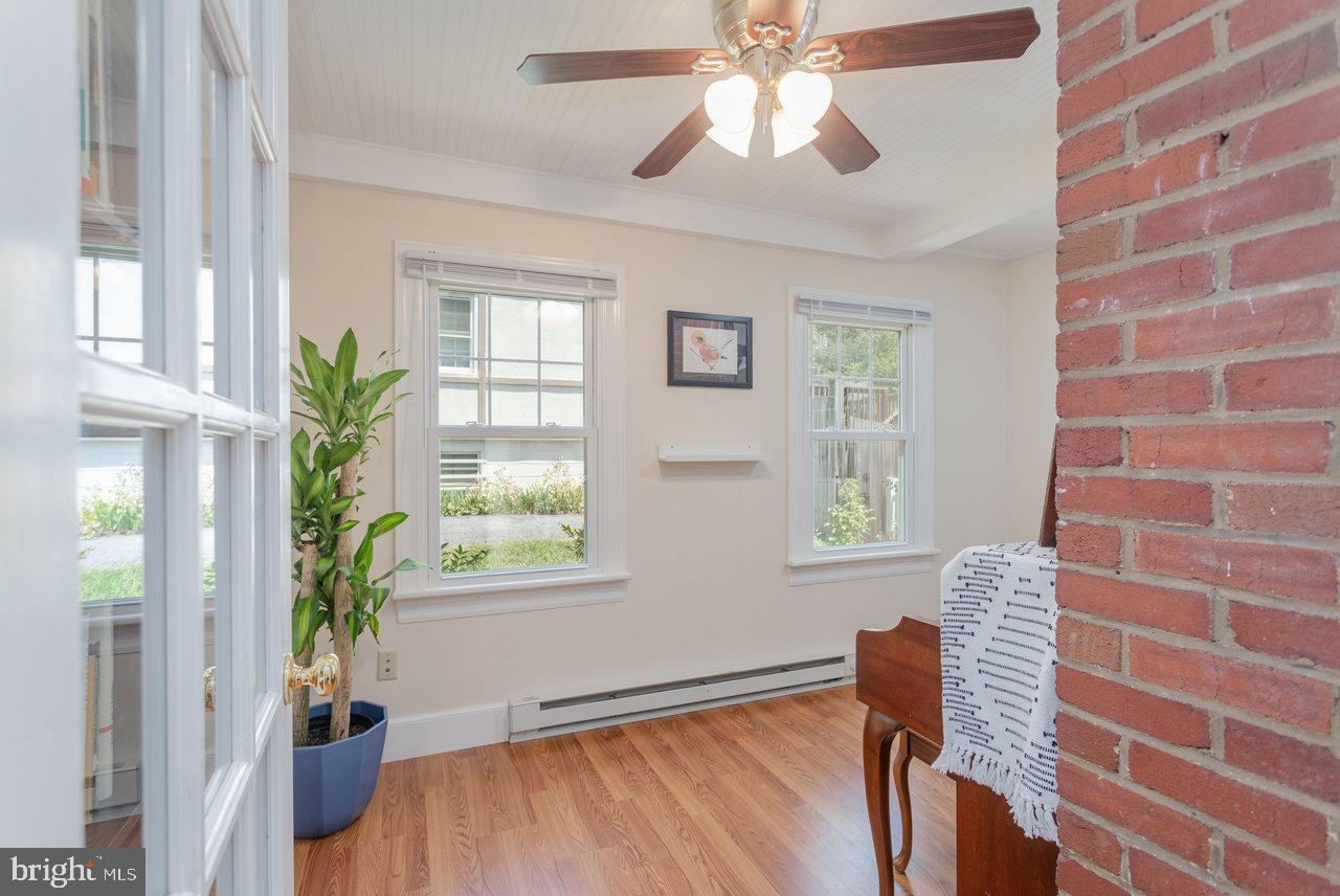 1450 BLUESTONE ST, HARRISONBURG, Virginia 22801, 3 Bedrooms Bedrooms, ,1 BathroomBathrooms,Residential,For sale,1450 BLUESTONE ST,VAHC2000434 MLS # VAHC2000434