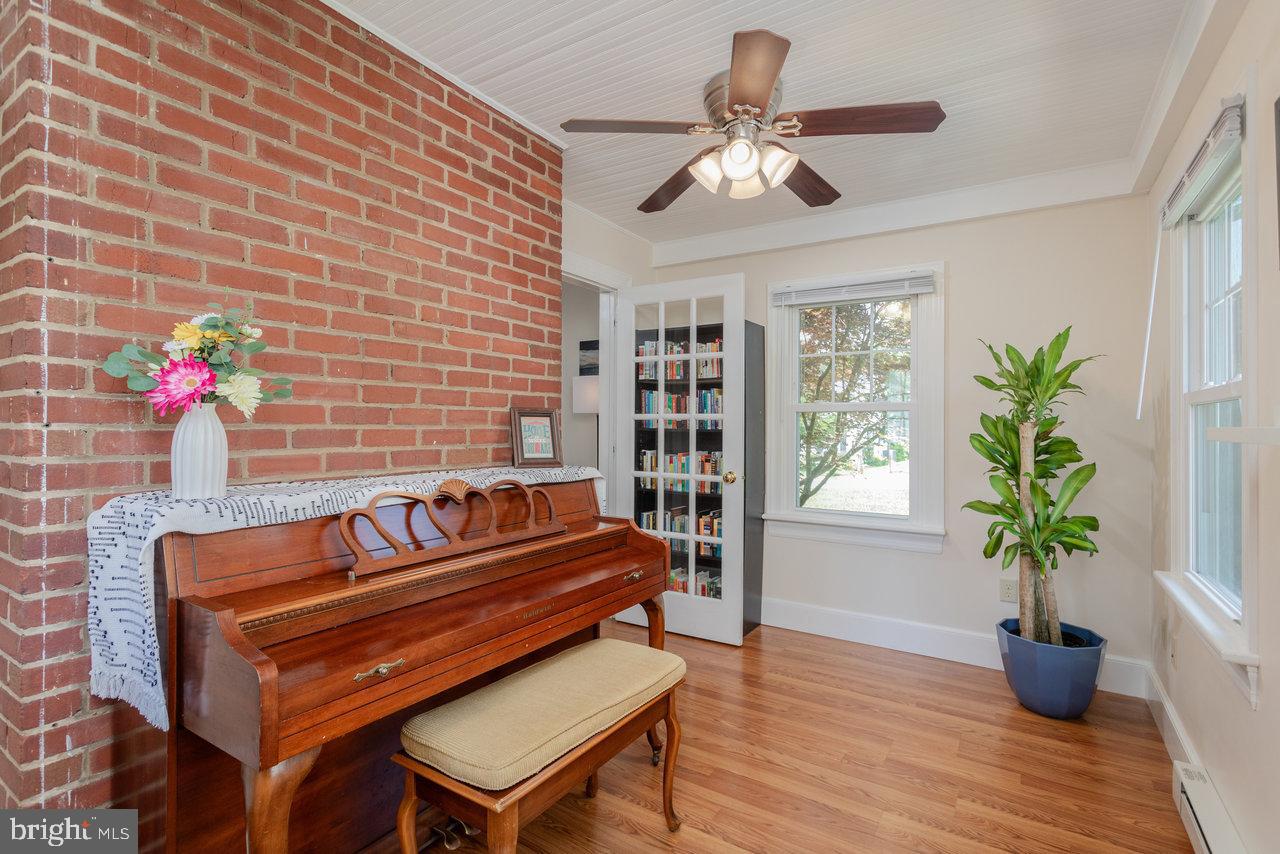 1450 BLUESTONE ST, HARRISONBURG, Virginia 22801, 3 Bedrooms Bedrooms, ,1 BathroomBathrooms,Residential,For sale,1450 BLUESTONE ST,VAHC2000434 MLS # VAHC2000434