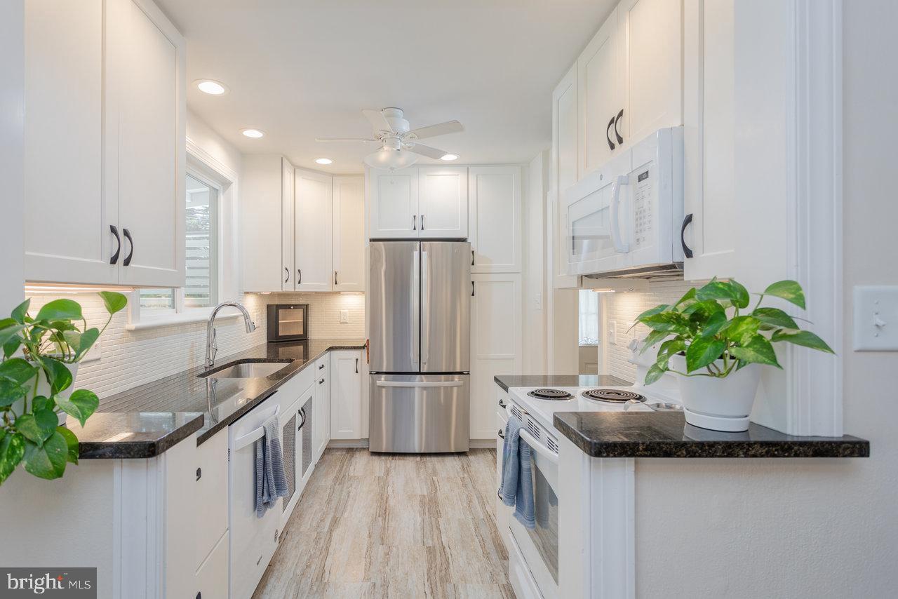 1450 BLUESTONE ST, HARRISONBURG, Virginia 22801, 3 Bedrooms Bedrooms, ,1 BathroomBathrooms,Residential,For sale,1450 BLUESTONE ST,VAHC2000434 MLS # VAHC2000434