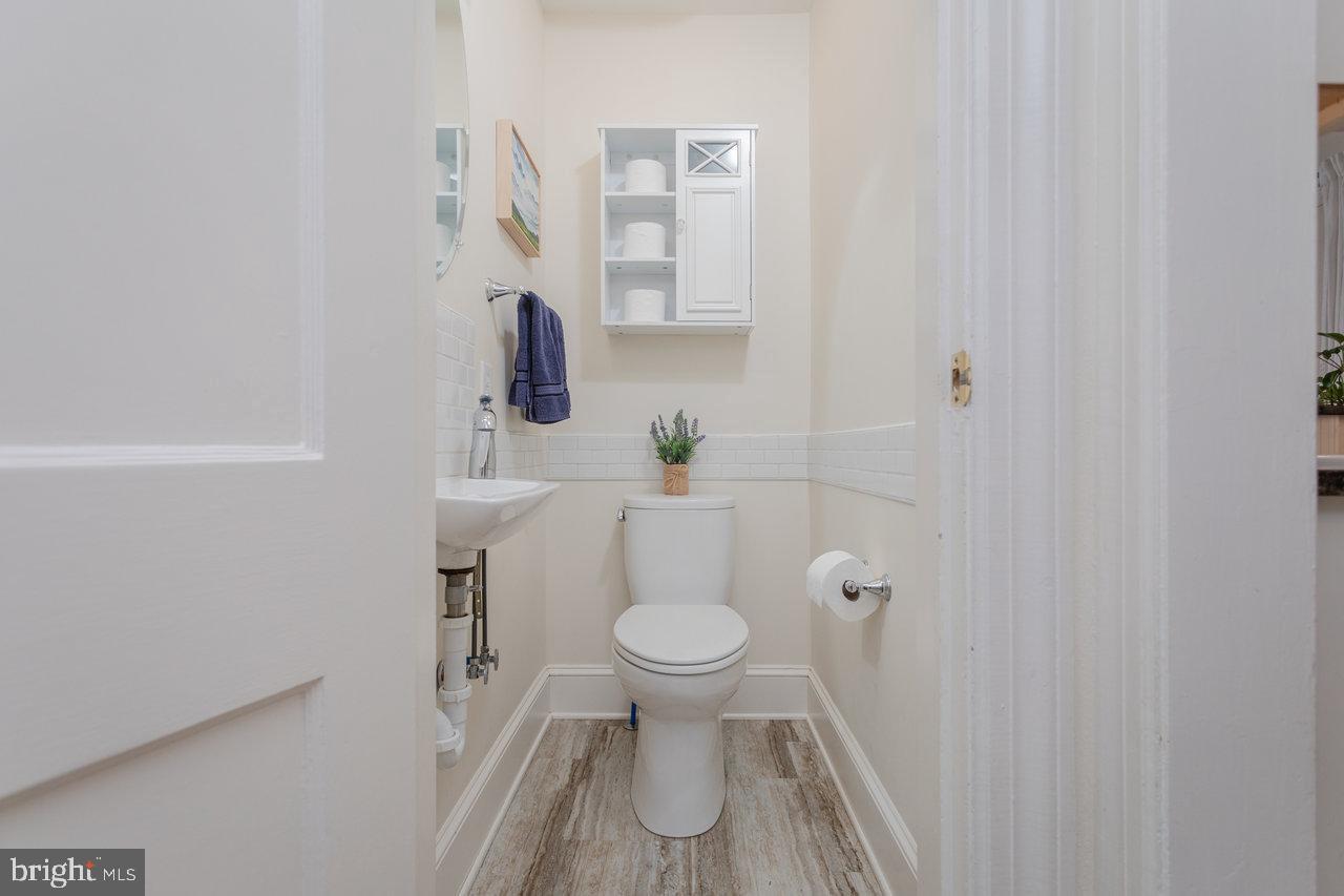 1450 BLUESTONE ST, HARRISONBURG, Virginia 22801, 3 Bedrooms Bedrooms, ,1 BathroomBathrooms,Residential,For sale,1450 BLUESTONE ST,VAHC2000434 MLS # VAHC2000434