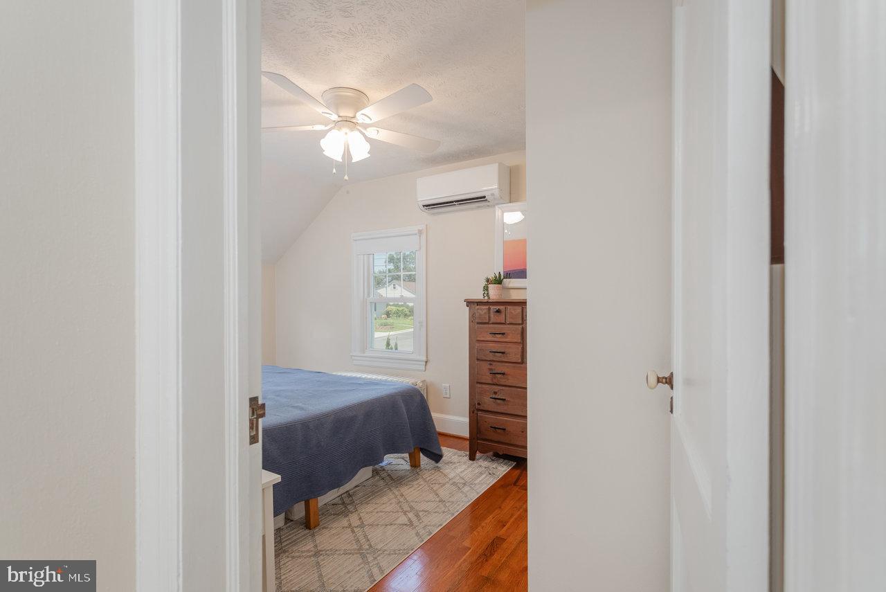 1450 BLUESTONE ST, HARRISONBURG, Virginia 22801, 3 Bedrooms Bedrooms, ,1 BathroomBathrooms,Residential,For sale,1450 BLUESTONE ST,VAHC2000434 MLS # VAHC2000434