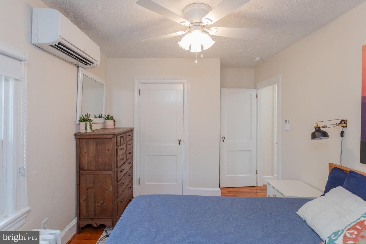 1450 BLUESTONE ST, HARRISONBURG, Virginia 22801, 3 Bedrooms Bedrooms, ,1 BathroomBathrooms,Residential,For sale,1450 BLUESTONE ST,VAHC2000434 MLS # VAHC2000434