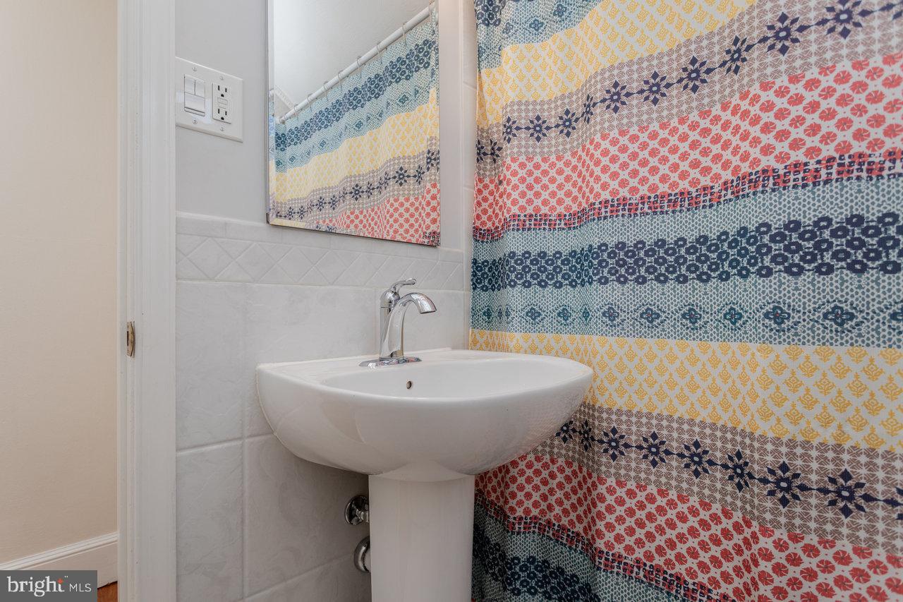 1450 BLUESTONE ST, HARRISONBURG, Virginia 22801, 3 Bedrooms Bedrooms, ,1 BathroomBathrooms,Residential,For sale,1450 BLUESTONE ST,VAHC2000434 MLS # VAHC2000434