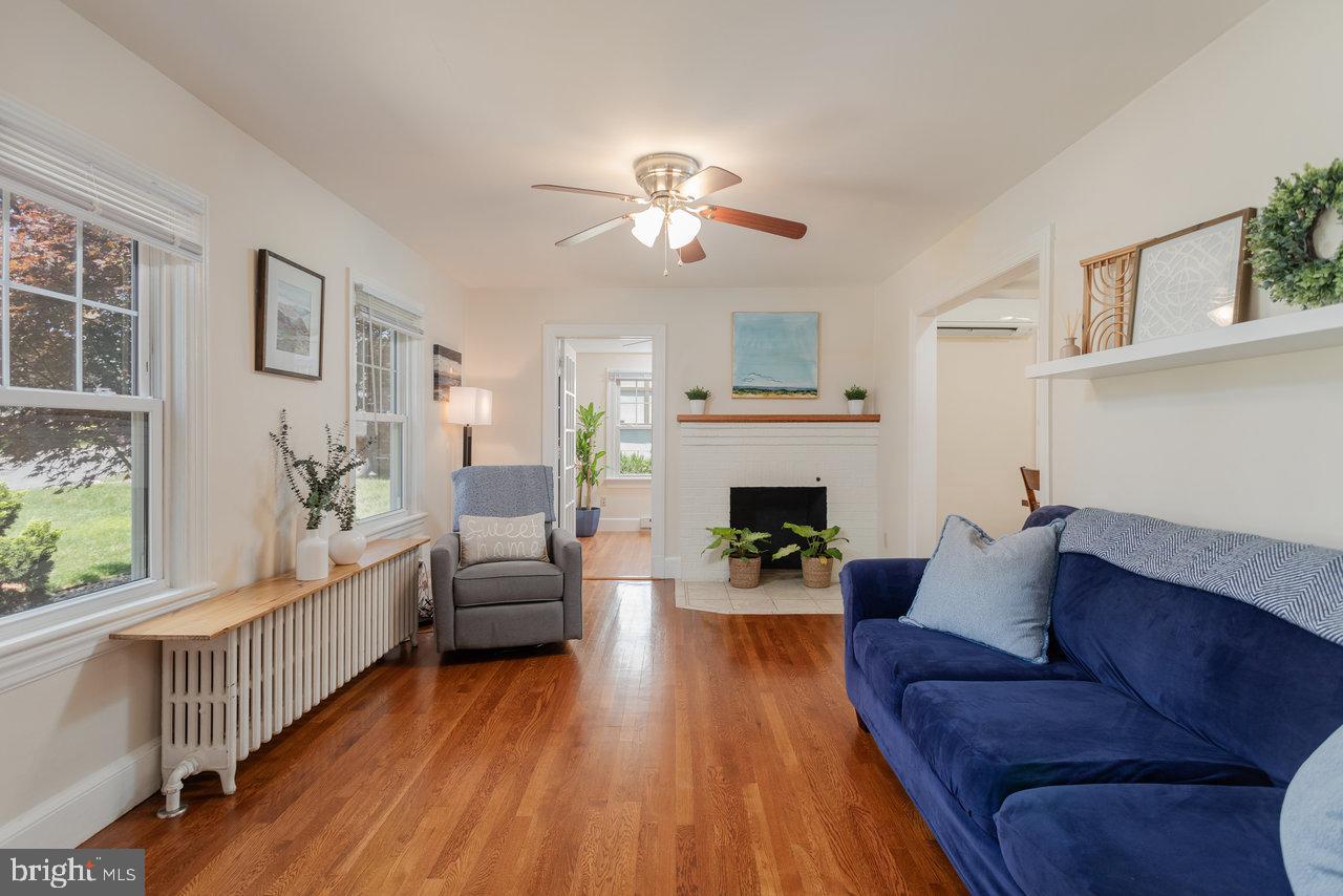 1450 BLUESTONE ST, HARRISONBURG, Virginia 22801, 3 Bedrooms Bedrooms, ,1 BathroomBathrooms,Residential,For sale,1450 BLUESTONE ST,VAHC2000434 MLS # VAHC2000434